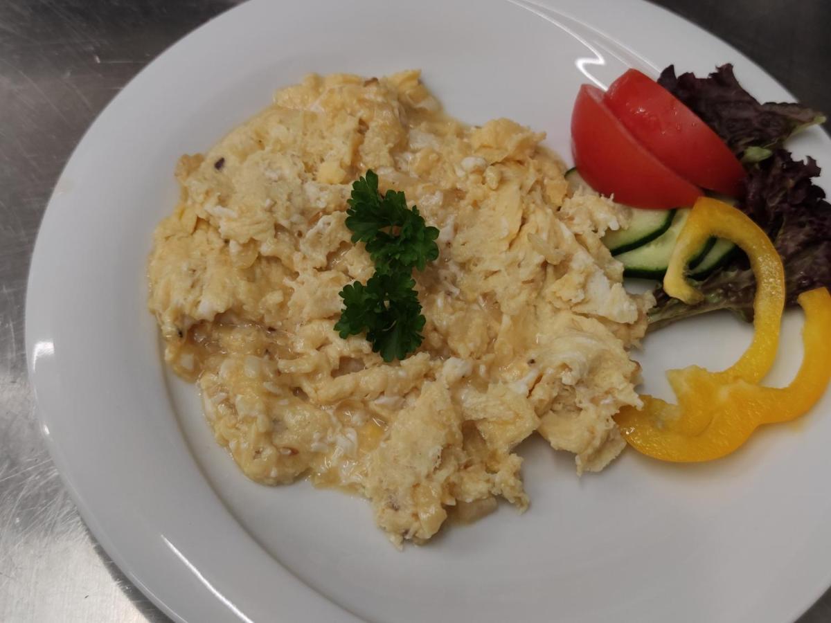 Hotel Pizzeria Alzbetka Strecno Zewnętrze zdjęcie