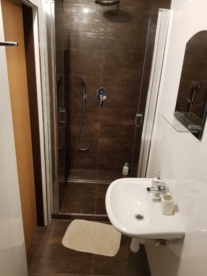 Hotel Pizzeria Alzbetka Strecno Zewnętrze zdjęcie