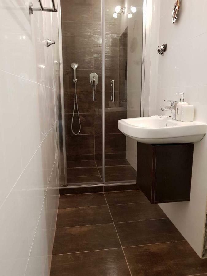 Hotel Pizzeria Alzbetka Strecno Zewnętrze zdjęcie