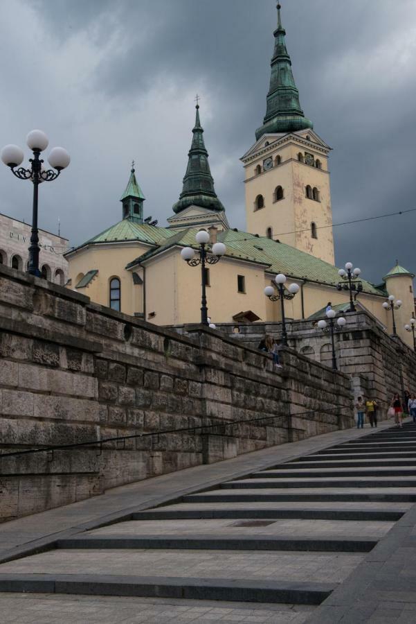 Hotel Pizzeria Alzbetka Strecno Zewnętrze zdjęcie