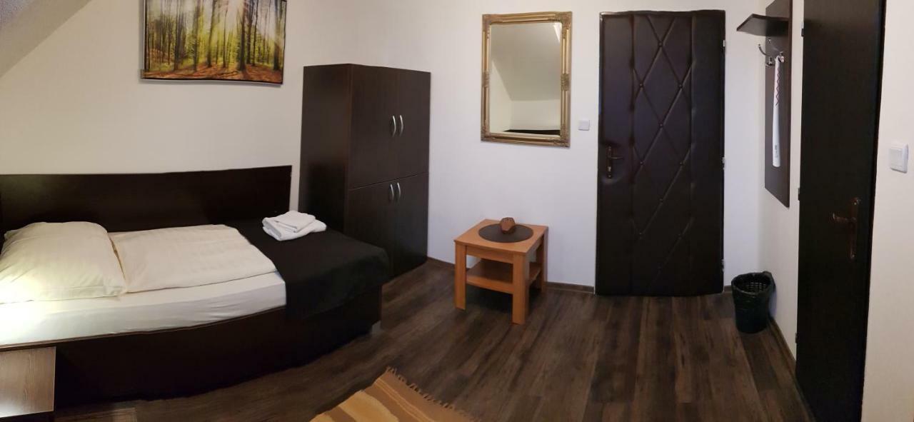 Hotel Pizzeria Alzbetka Strecno Pokój zdjęcie